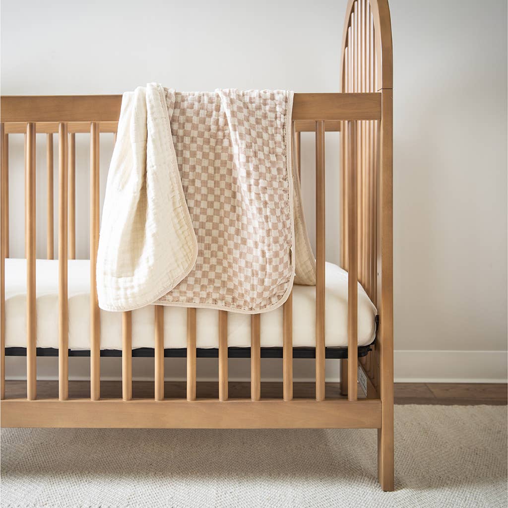 Itzy Blanket™: Strawberries + Cream