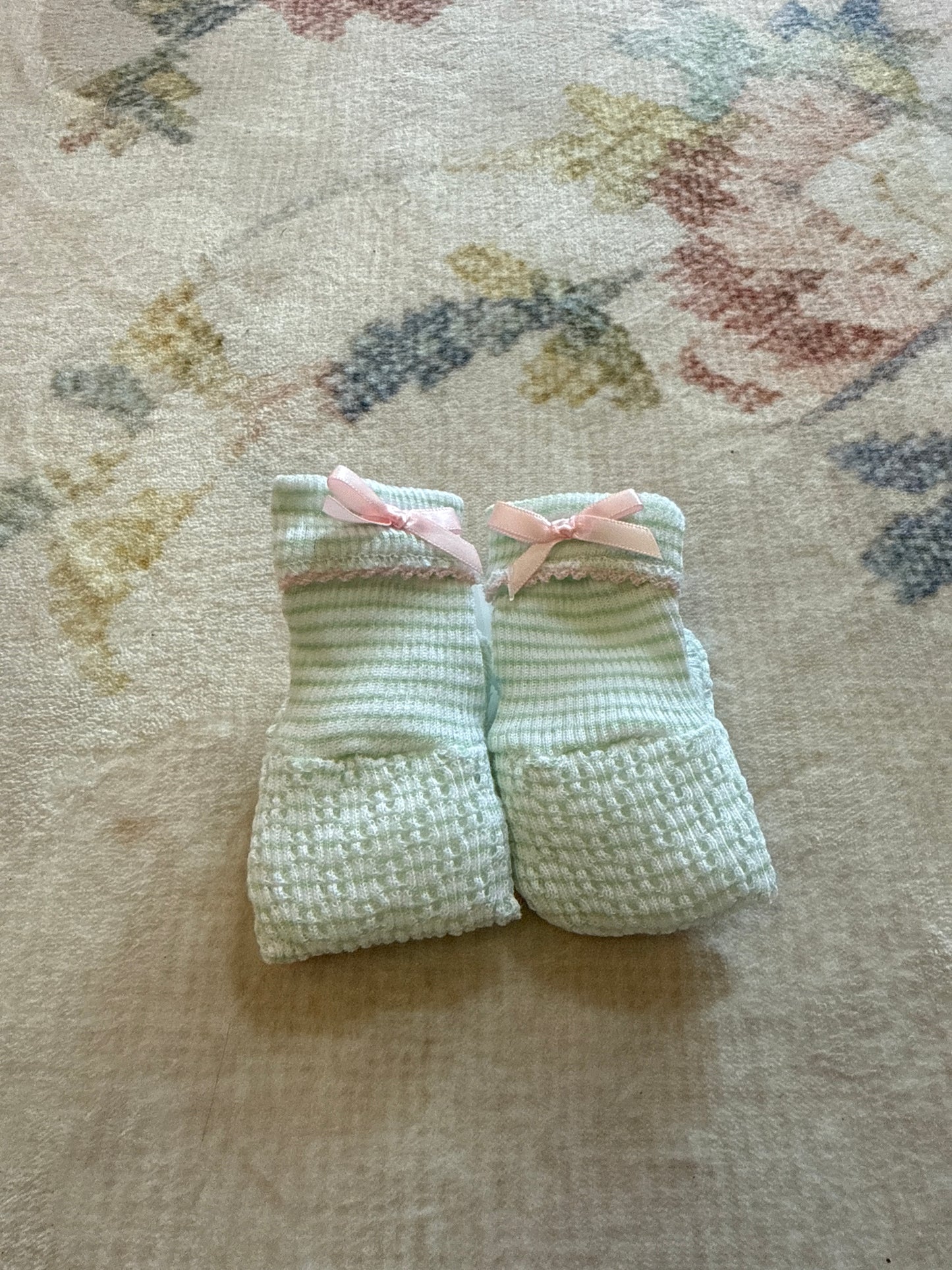 Paty Knit Solid Color Booties - Mint with Pink Bow