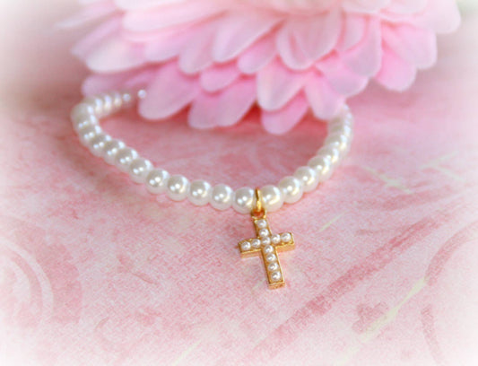 Collectables America: Girl Classic Gold Cross Pearl 6" Bracelet