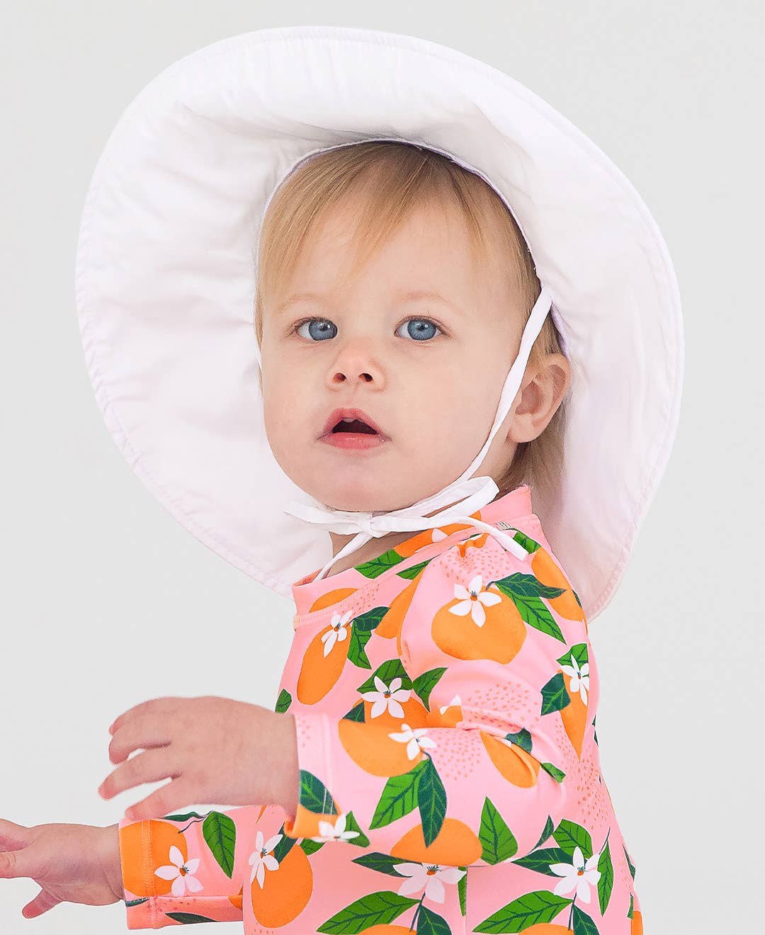 Kids White Sun Protective Hat: 0-6m